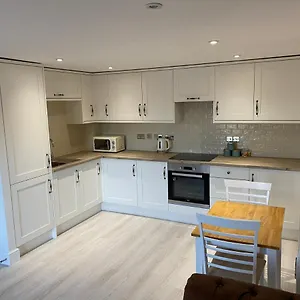 Apartment Newly Refurbished Entire - South Gosforth,, Newcastle upon Tyne